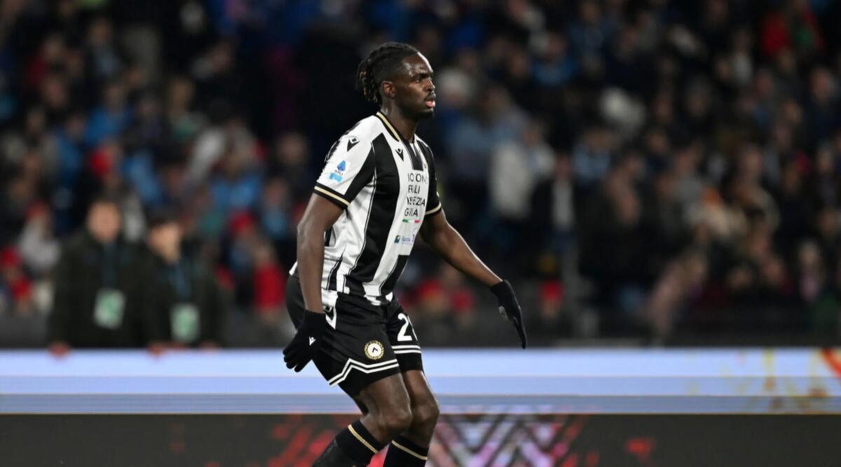 Udinese, si ferma Solet, il difensore salta la Fiorentina, era andato a segno nel match di andata - 