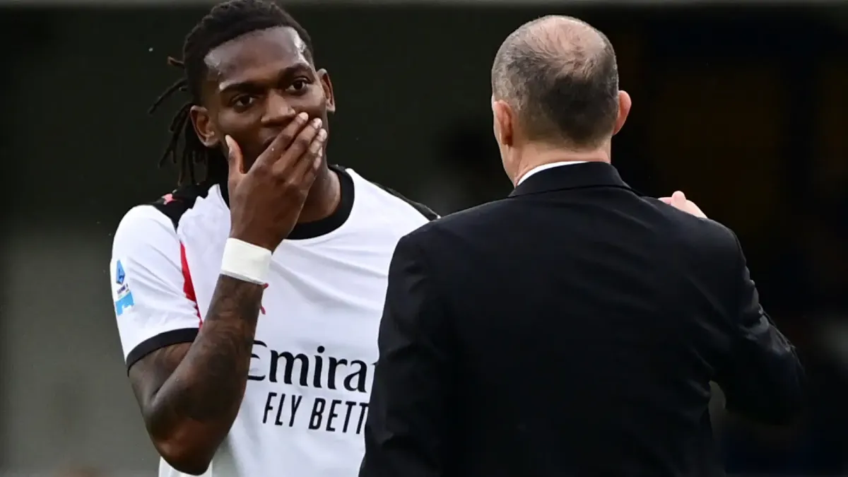 Leao viene sostituto al 64' e sbotta all'indirizzo di Allegri: "Perché mi ha tolto?" - 