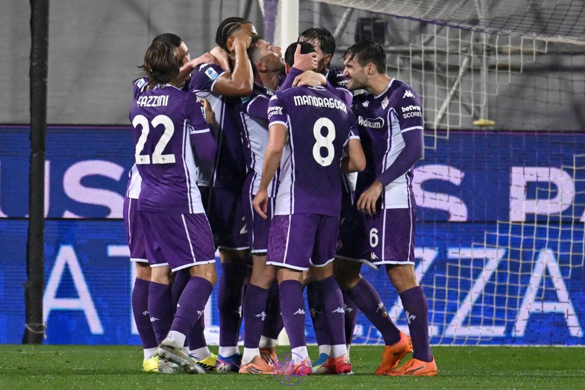 Gosens regala tre punti pesantissimi alla Fiorentina che vince 1-0 contro la Lazio. Viola a +8 dalla zona rossa - 