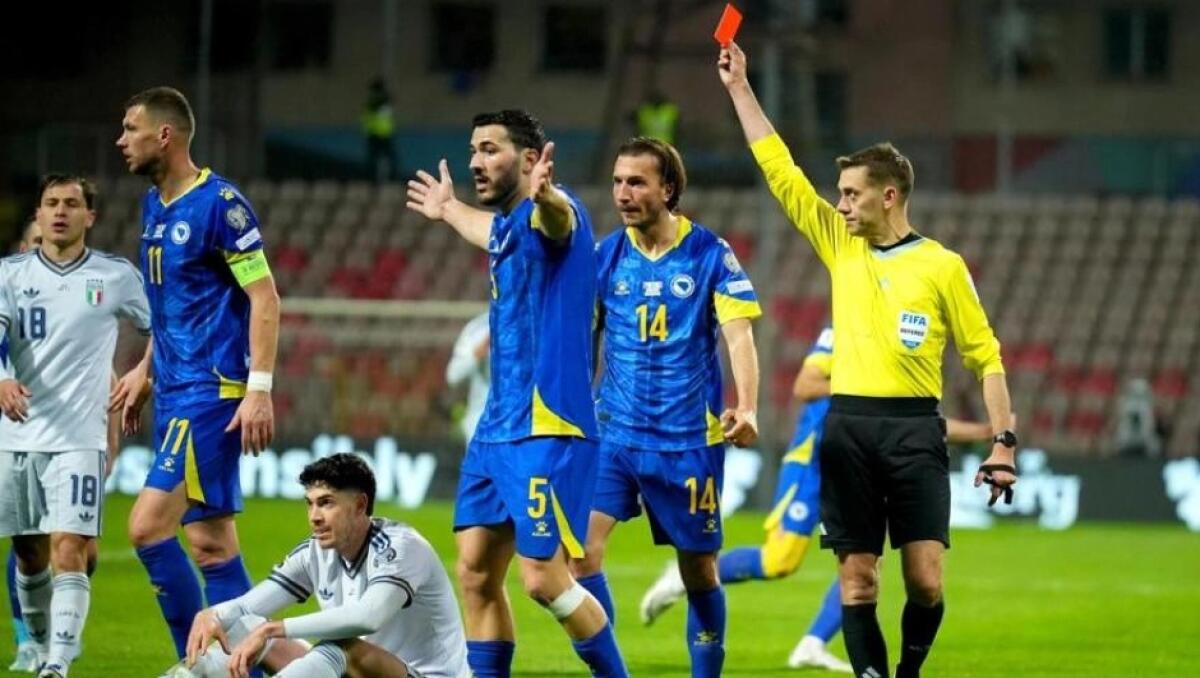Crocifisso per una simulazione, capro espiatorio del fallimento azzurro: Bastoni va al Barcellona - 