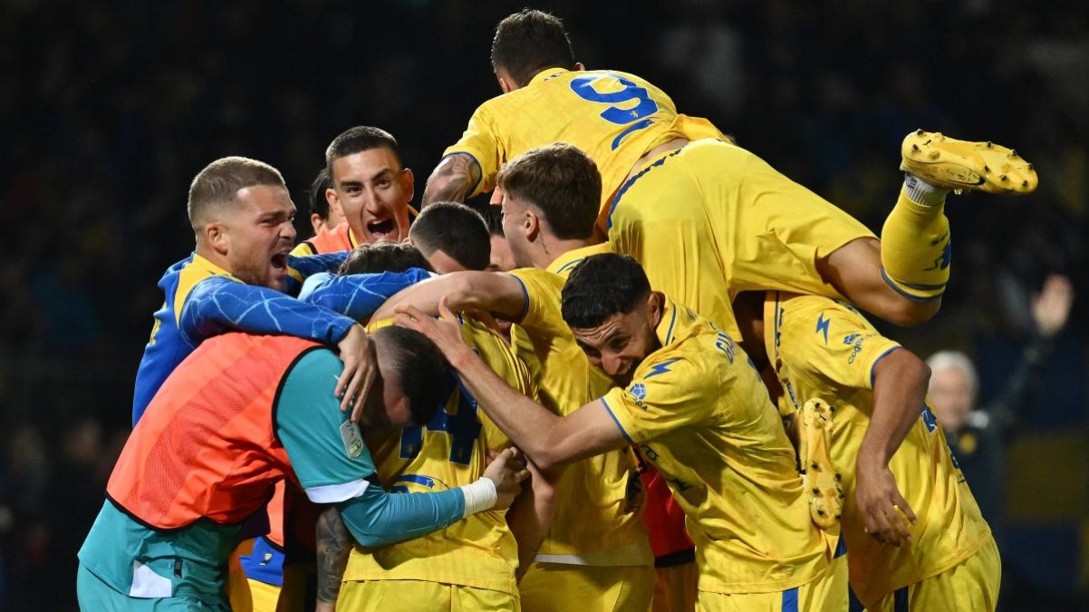 Il Frosinone è in Serie A! Battuto 5-0 il Mantova. I crociari ritrovano la massima serie dopo due stagioni. - 