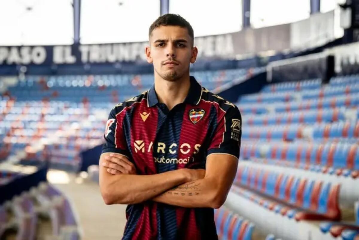 Il Ds del Levante afferma: "Vogliamo tenere Moreno con noi, parlerò con la Fiorentina di lui" - 