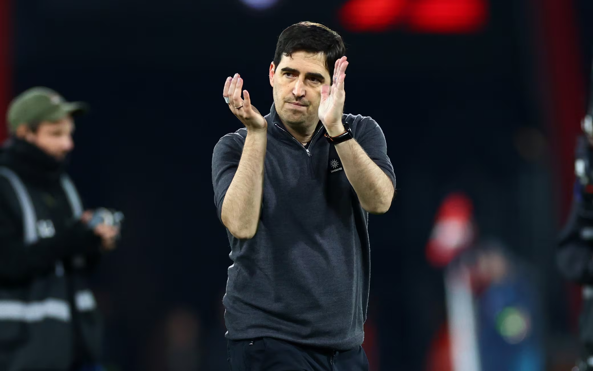 Il Liverpool esonera Slot: Iraola è il candidato numero uno per la panchina dei Reds per il futuro - 