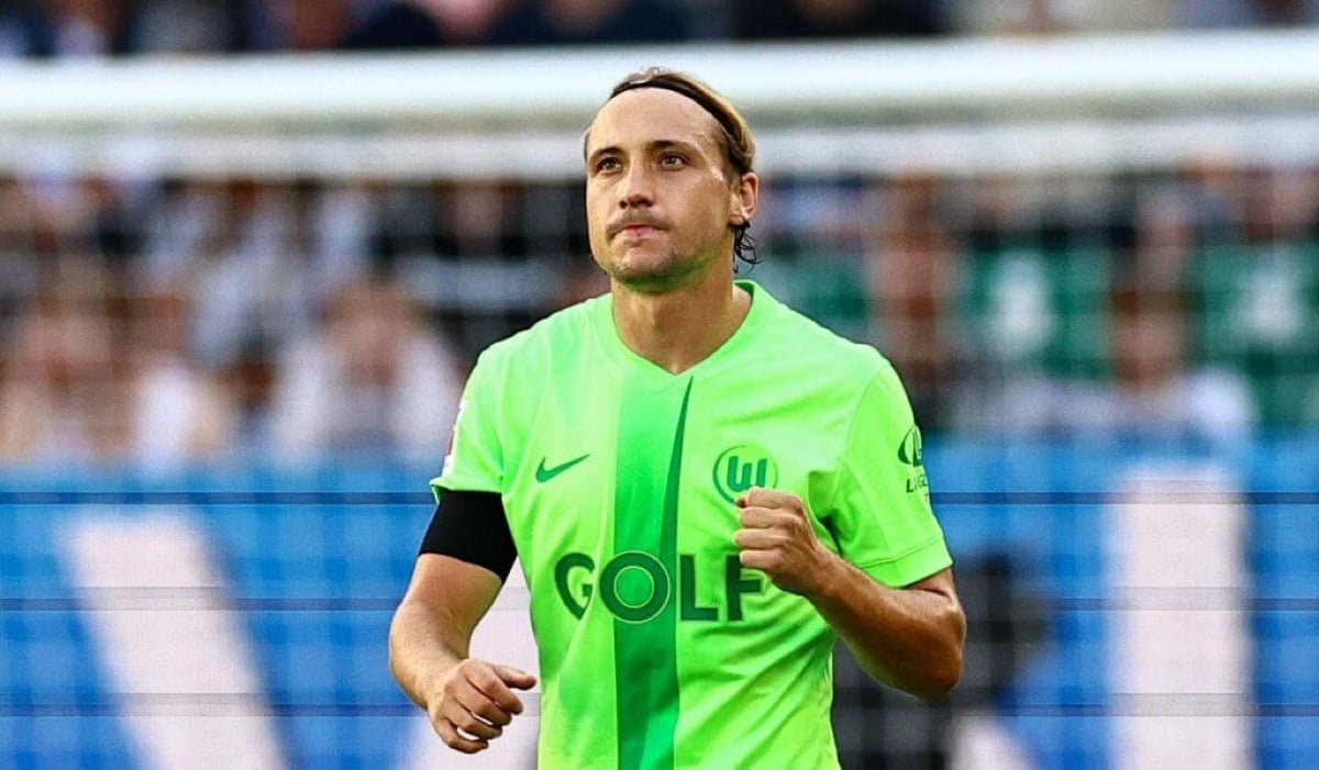 Majer in uscita dal Wolfsburg. Nazione: “Sondaggio della Fiorentina ma Napoli e Como sono avanti” - 
