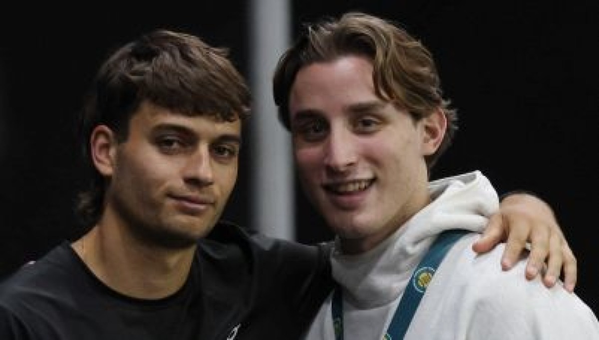 Bove consola l'amico Cobolli dopo la finale persa al Roland Garros: "Siamo tanto fieri di te" - 