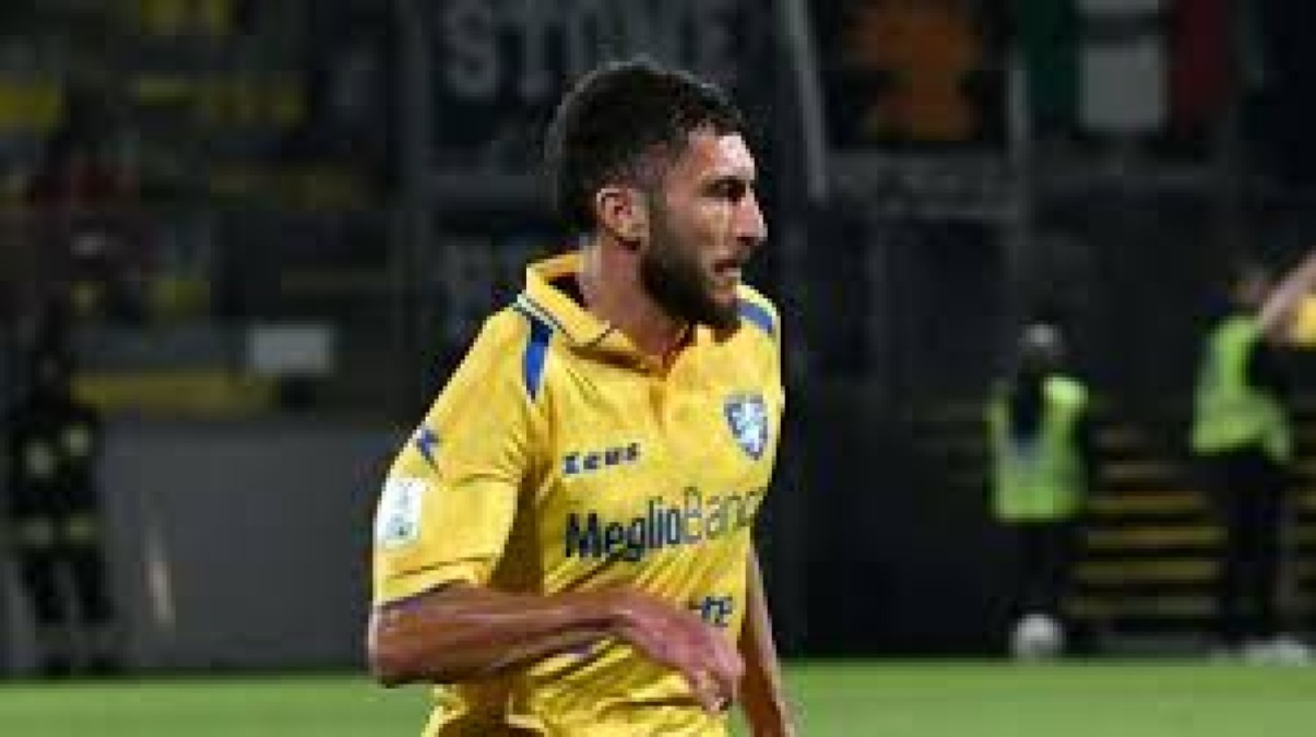 TeleRadioStereo scrive: "La Fiorentina ha chiesto Ghedjemis al Frosinone, ora è al Mondiale con l'Algeria" - 