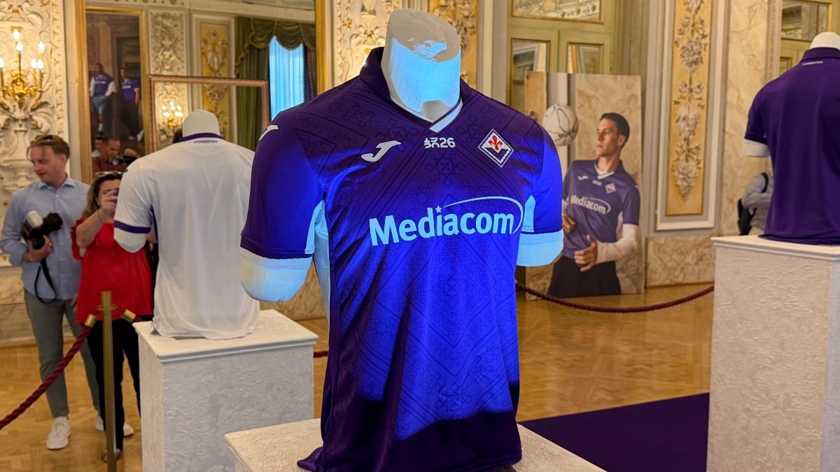 Nazione: "Per la terza maglia della Fiorentina e per quella del centenario del 29 agosto bisognerà attendere" - 