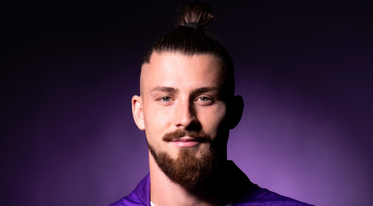 Ora è ufficiale: Dragusin è un nuovo giocatore della Fiorentina. Arriva in prestito con diritto di riscatto - 