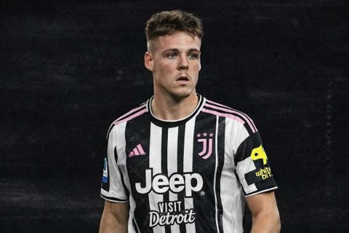 Tanti i tavoli aperti da Paratici. Nazione: "Tra i calciatori nel mirino della Fiorentina c'è Holm" - 
