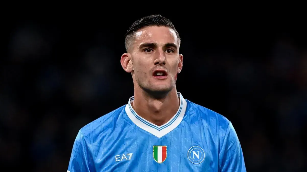 La Fiorentina smentisce ufficialmente la trattativa per Lucca: nessun contatto con il Napoli - 