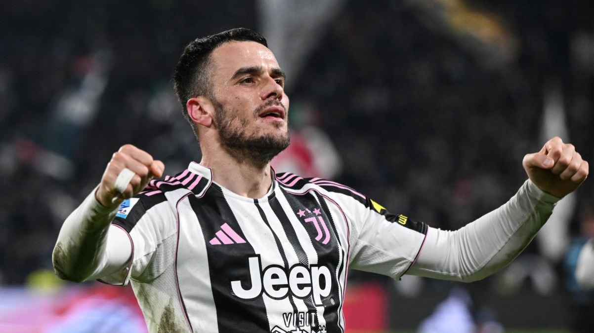 Kostic, avvicinato alla Fiorentina, va al PSV Eindhoven da svincolato dopo la Juventus - 