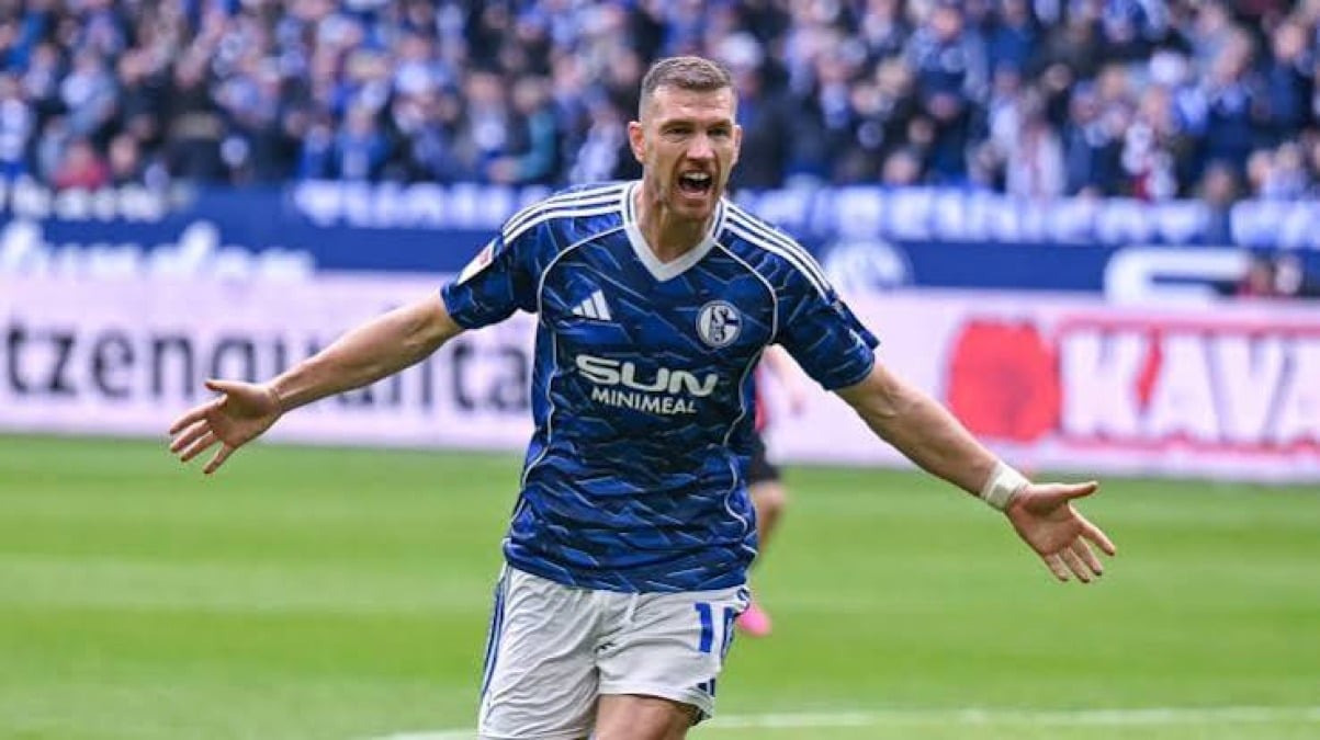 Dzeko non smette e rinnova con lo Schalke 04: "Ho ancora fame e voglio continuare a divertirmi" - 