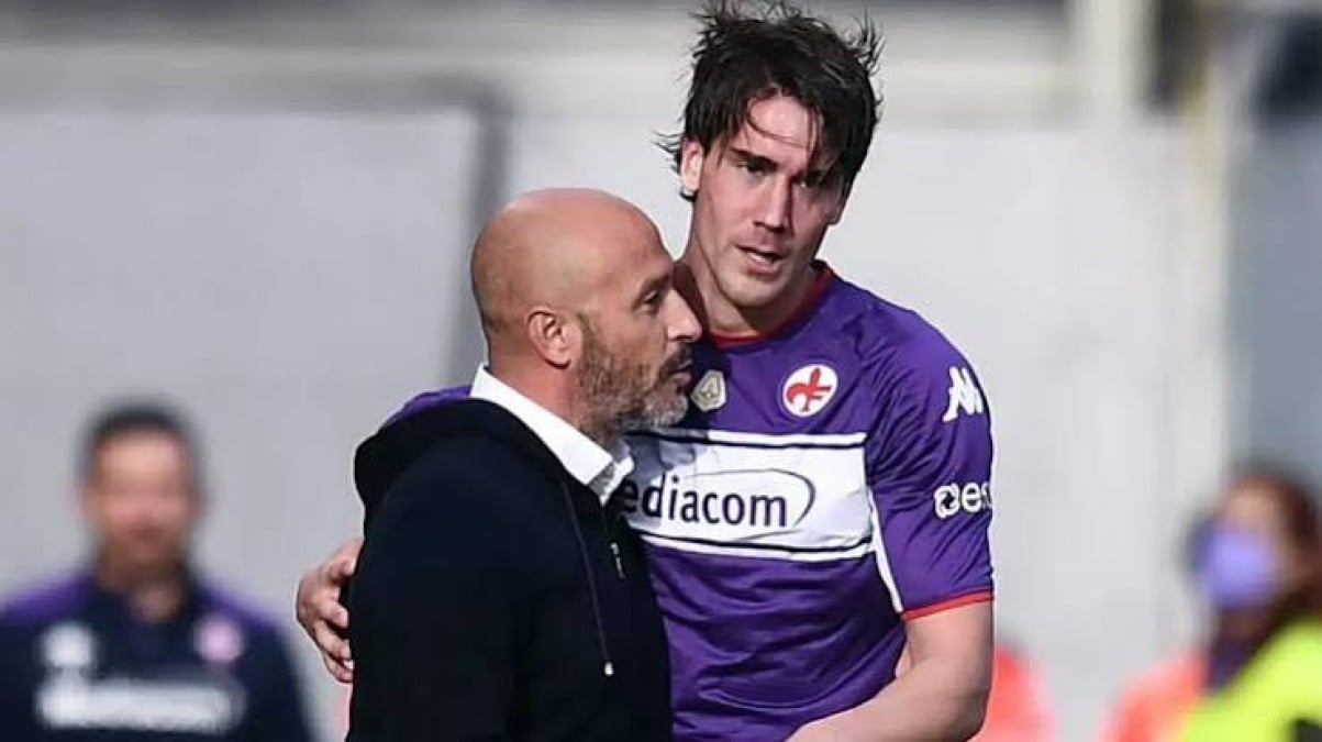 Romano: "Vlahovic ritrova Italiano come a Firenze, 10 milioni annui+10 come premio alla firma" - 