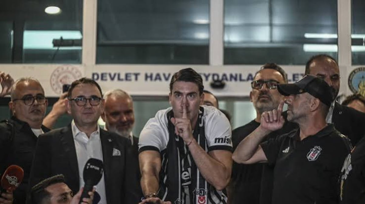 Vlahovic sbarca al Besiktas ed elimina tutte le foto con la Juventus: Tifosi bianconeri inferociti - 