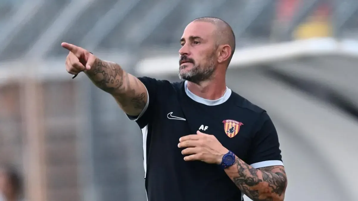 I convocati del Benevento: Floro Flores recupera Okereke, ci sono gli ex Viola Dalle Mura e Pierozzi - 