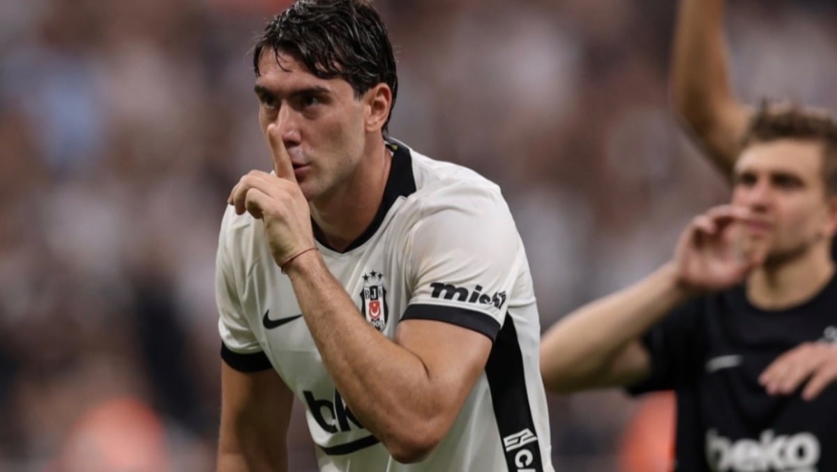 Vlahovic show, tripletta alla prima partita da titolare. Italiano ritrova il suo attaccante - 