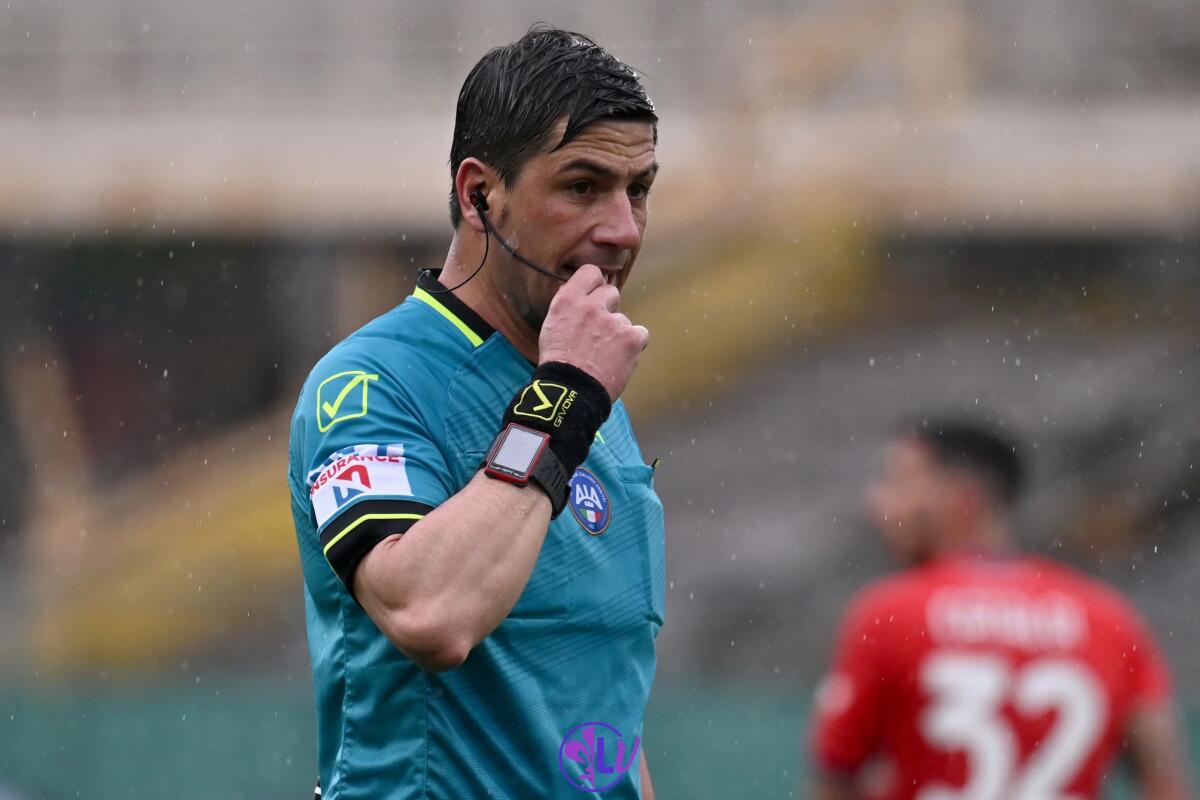 Fiorentina-Benevento sarà arbitrata da Manganiello: Fu oggetto delle polemiche dei pisani dopo il derby  - Firenze, Stadio Artemio Franchi, 13.04.2025, Fiorentina-Parma, foto Lisa Guglielmi. Copyright Labaroviola.com