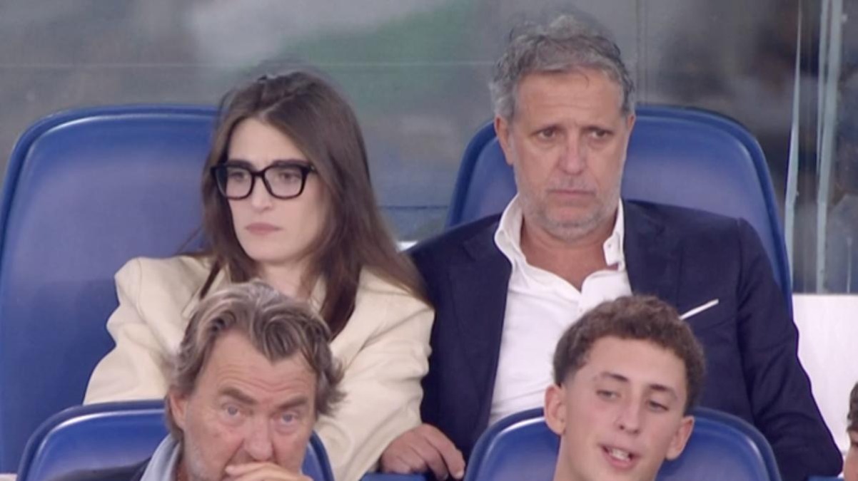 Paratici osserva la prima dell'Italia di Mancini. il Ds della Fiorentina presente all'Olimpico con Pilar - 