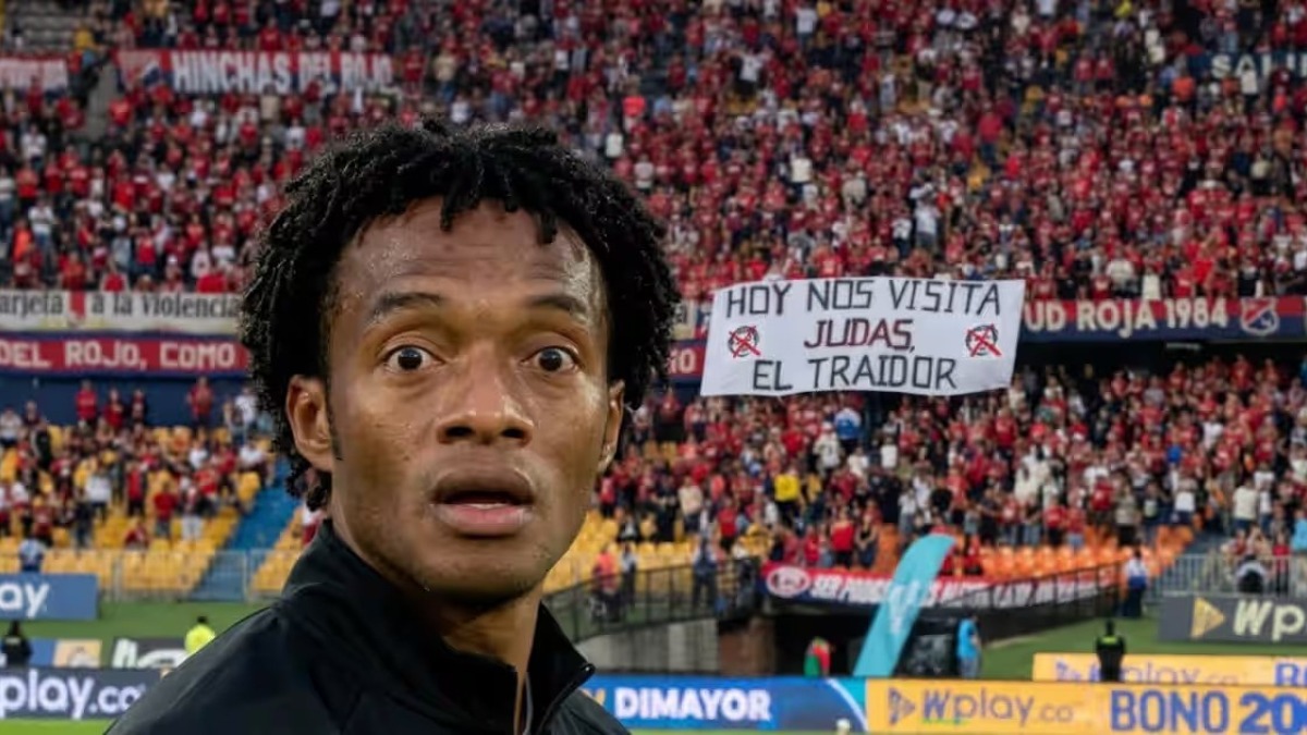 Cuadrado torna in Colombia e trova l’inferno: “Oggi ci visita Giuda, il traditore”, striscione choc contro di lui - 