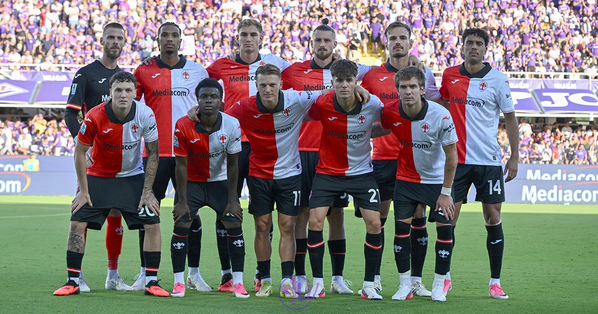 Il Corriere Fiorentino scrive: "La Fiorentina non vince in casa da 6 mesi, il 2026 è orribile - Firenze, Stadio Franchi, 29.08.2026, Fiorentina-Frosinone, foto Lisa Guglielmi. Copyright Labaroviola.com