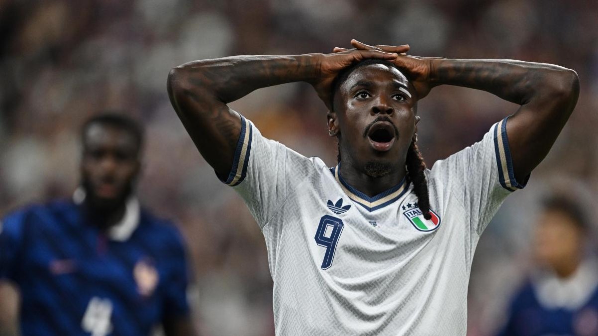 Francia-Italia 0-0 all'intervallo: buon approccio dell'Italia. Kean si divora il gol del vantaggio dopo 8 minuti - 