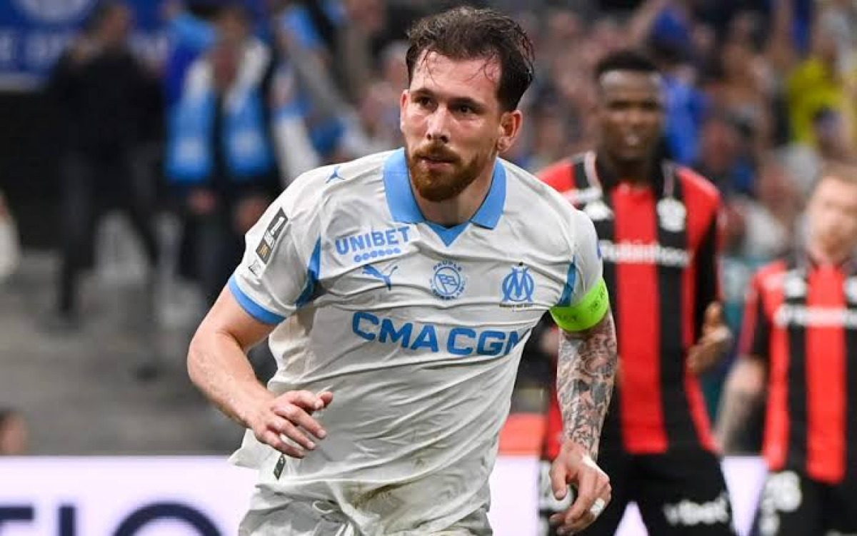 Dalla Spagna scrivono: "Il Siviglia sfida Fiorentina e Juventus per Hojbjerg del Marsiglia" - 