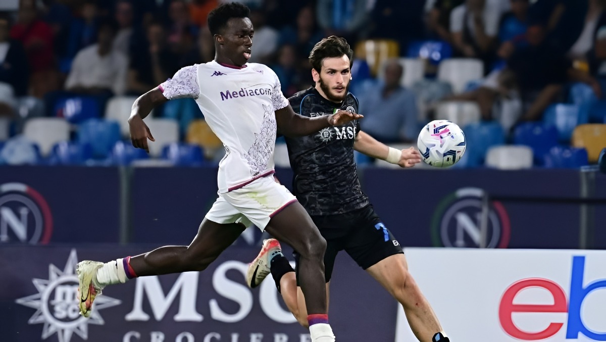 Kayode: "La vittoria per 3-1 a Napoli uno dei ricordi più belli in Viola. Marcai stretto Kvaratskhelia" - 