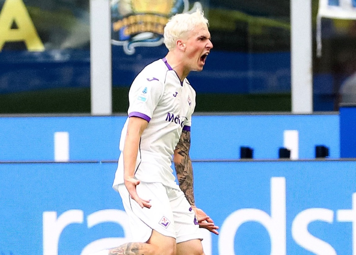 Jimenez illude la Fiorentina che crolla nel recupero! L’Inter la ribalta e vince 2-1 - 
